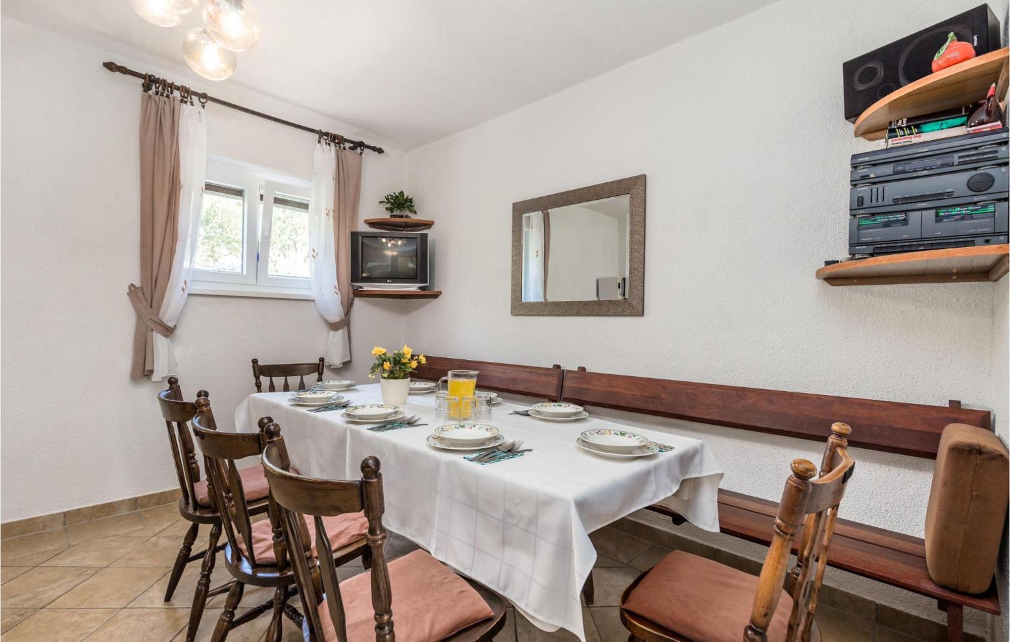 4 Bedroom Awesome Apartment In Sveti Juraj Zewnętrze zdjęcie