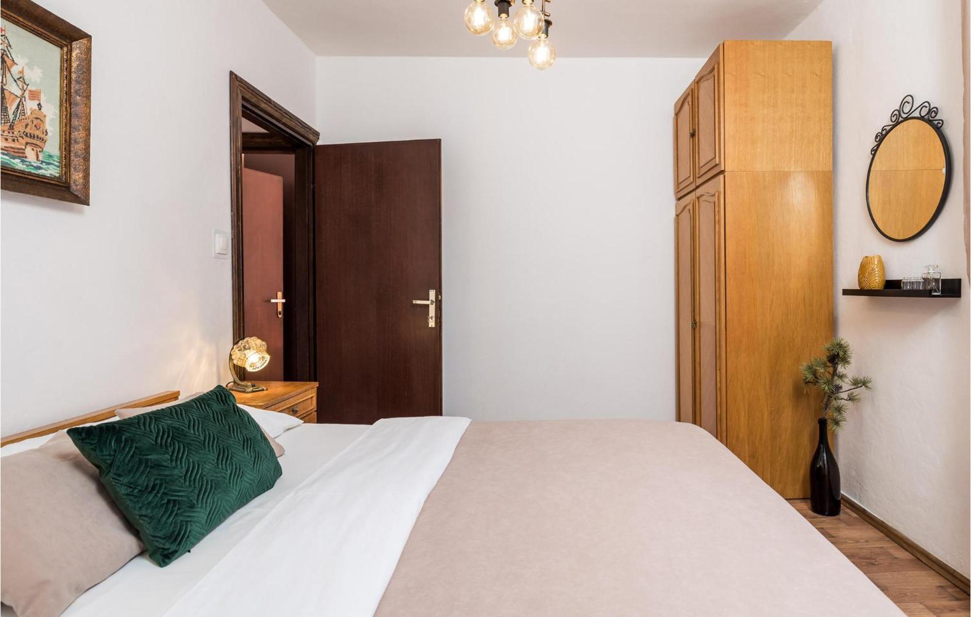4 Bedroom Awesome Apartment In Sveti Juraj Zewnętrze zdjęcie