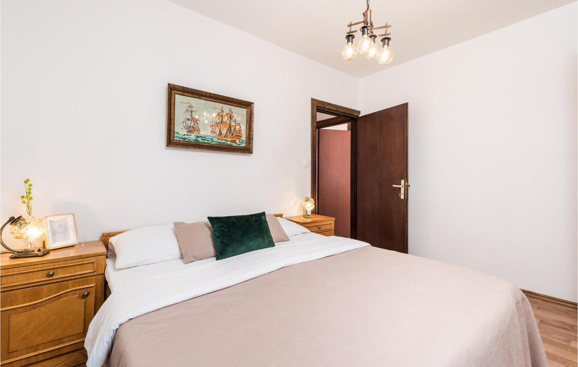 4 Bedroom Awesome Apartment In Sveti Juraj Zewnętrze zdjęcie